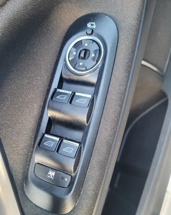 Ford Mondeo cena 20490 przebieg: 220881, rok produkcji 2009 z Zawiercie małe 121
